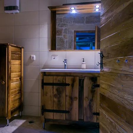 Stonehouse Marina Vrsine