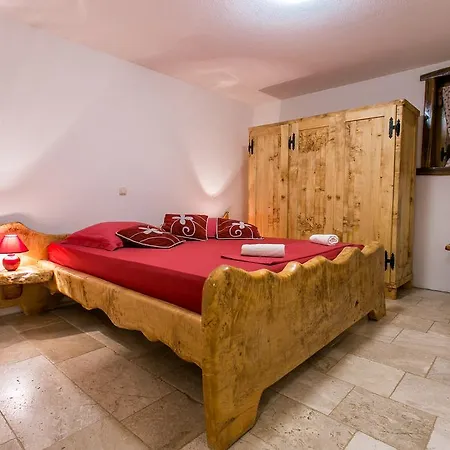 Stonehouse Marina Casa vacanze