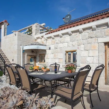 Stonehouse Marina Casa vacanze