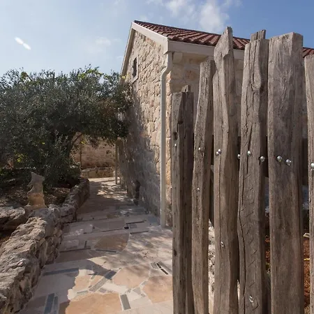 Stonehouse Marina * Vrsine