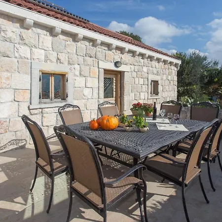 Stonehouse Marina * Vrsine