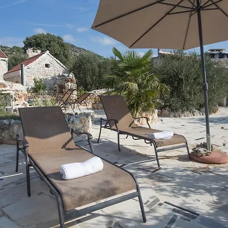 Stonehouse Marina * Vrsine