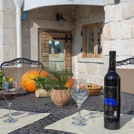 Stonehouse Marina Casa vacanze