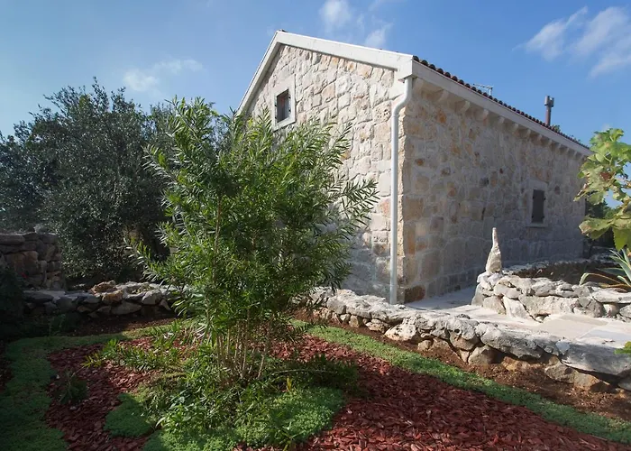 Nyaraló Stonehouse Marina *