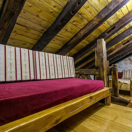 Stonehouse Marina Vikendica *