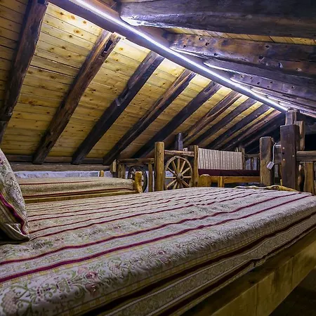 Stonehouse Marina Vikendica