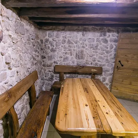 Stonehouse Marina Vikendica *