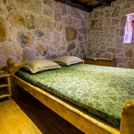 Stonehouse Marina Vrsine