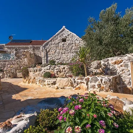 Stonehouse Marina Vikendica *