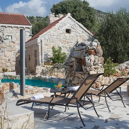 Nyaraló Stonehouse Marina