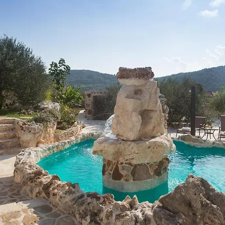 Stonehouse Marina * Vrsine