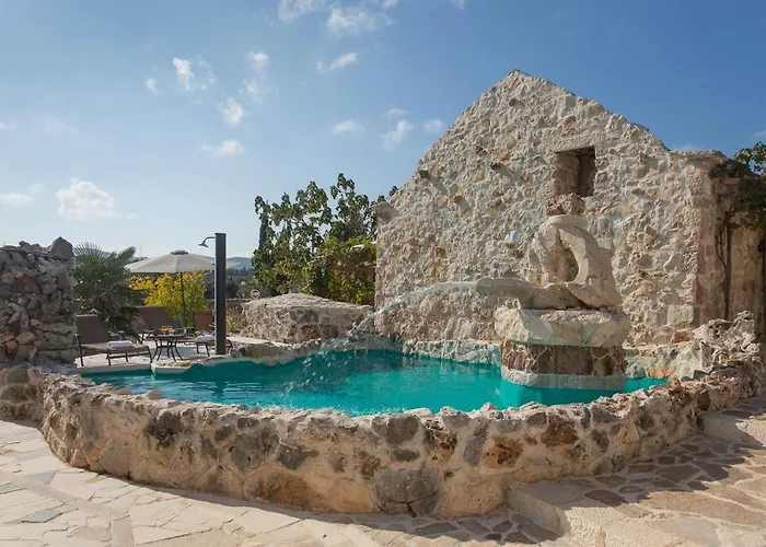 Stonehouse Marina * Vrsine