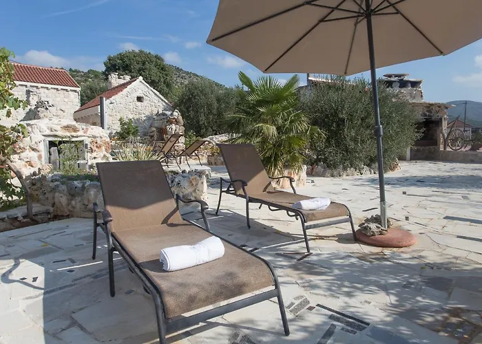 Stonehouse Marina * Vrsine