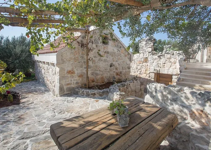 Stonehouse Marina Дом отдыха Vrsine